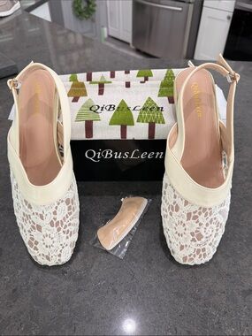 Women's Cream Lace Slingback Flats New with box and dust bag size 9